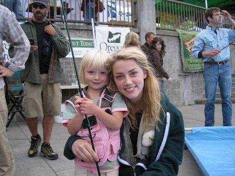 Amber Heard on set The River Why (2010) Amber Heard In Spain, Young Amber Heard, Amber Heard Rum Diary, Ellie Fanning, Johnny Depp And Amber, Vintage Boho Fashion, The Clash, Amber Heard, Latest Pics