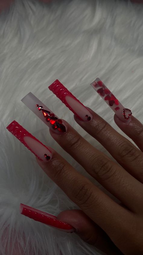 Red Valentines Nails V Day Nails With Initial, Red Valentines Nails With Initials, Red Nail Set Valentines, Medium Square Acrylic Nails Designs Red, Valentine Set Nails, Medium Length Valentine Nails, Valentines Nails Black Women, Red Valentines Nail Set, Valentines Set Nails