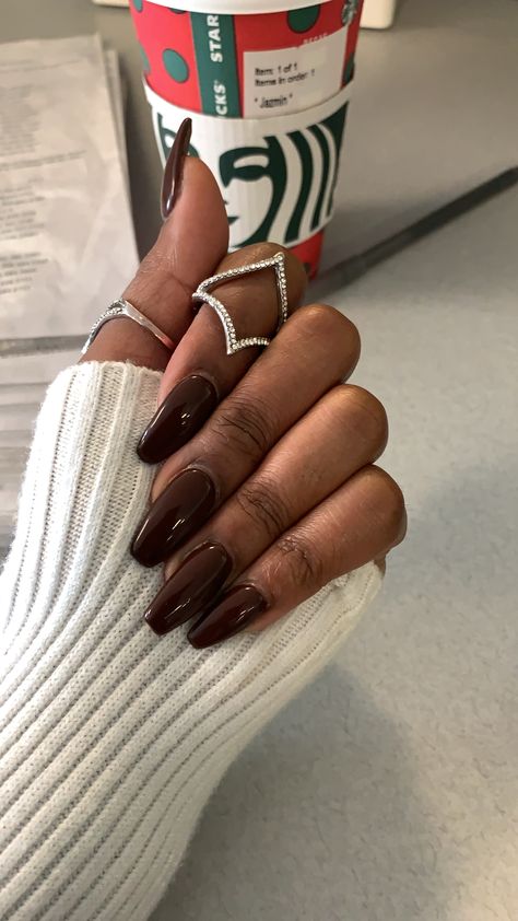 Brown Nails With Nail Art, Easy Brown Nail Designs, Maroon Nails On Brown Skin, Dark Brown Pedicure, Chocolate Nails On Dark Skin, Brown Nails Dark Skin, Autumn Nails Black Women, Almond Nails Dark Skin, Brown Nails On Black Women