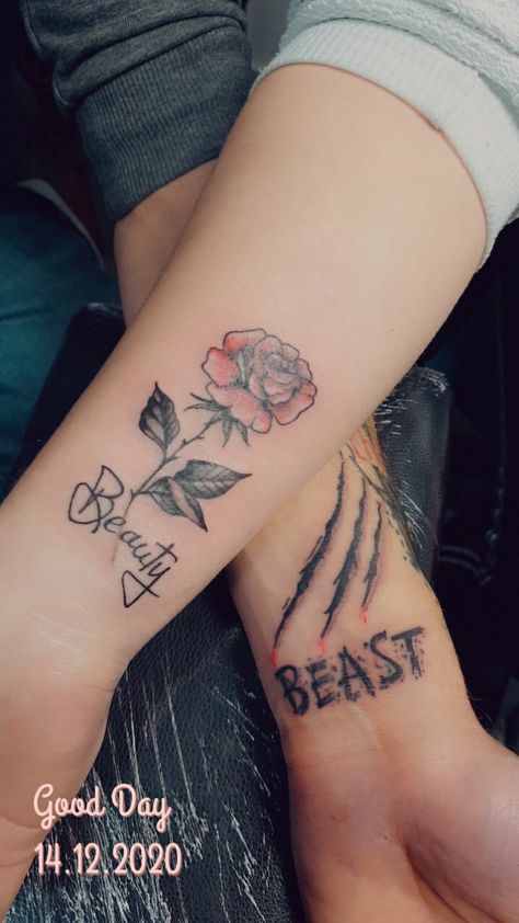 Tattoo Ideas Beauty And The Beast, Beauty Beast Tattoo Couples, Beauty And The Beast Couples Tattoo, Beauty And The Beast Tattoo Couples, His Beauty Her Beast Tattoo, Beast Tattoo Ideas, Beauty And Beast Tattoo, Tattoos Korean, Couples Tats