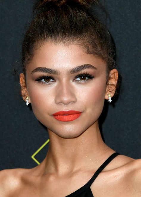 Grande Brow, Thick High Arch Eyebrows, Zendaya Brows, Grande Eyebrow Serum, Brow Grazing Fringe Bangs, Zendaya Eyebrows, The Rock Eyebrow, Beyonce Eyebrows, Grey Eyebrows