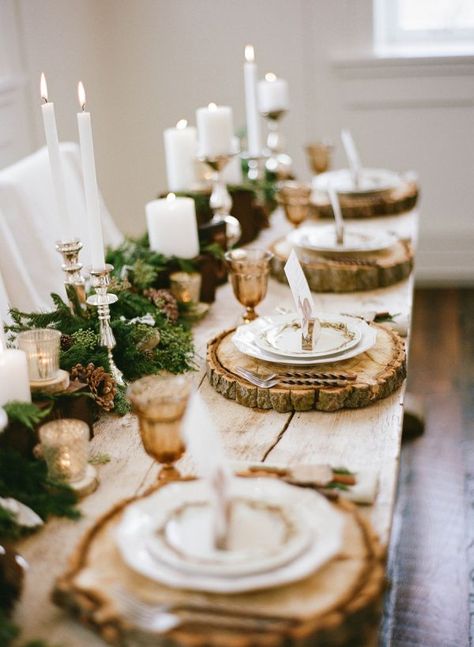 Greenery Garland Tabletop | photography by http://jacquelynnphoto.com/ | event design by http://www.michelleleoevents.com/ | floral design by http://www.bloomsandblossomsfloral.com/ Rustic Winter Wedding, Winter Table, Thanksgiving Tablescapes, Christmas Tablescapes, White Plates, Christmas Table Settings, Wrapping Ideas, Noel Christmas, Thanksgiving Decor