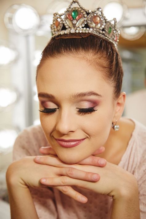 Sugarplum Fairy Makeup, Stage Makeup Dance, Fancy Photoshoot, Recital Makeup, Dance Competition Makeup, Ballet Makeup, Belly Dance Makeup, Smokey Eyes Tutorial, Ballet Stage