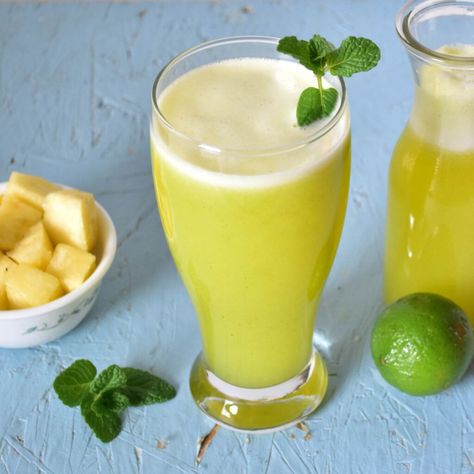 Pineapple mint agua fresca - Zesty South Indian Kitchen South Indian Kitchen, Agua Fresca Recipe, Pineapple Mint, Mint Water, Pineapple Recipes, Cocktail And Mocktail, Refreshing Drinks Recipes, Delicious Drink Recipes, Fruity Drinks