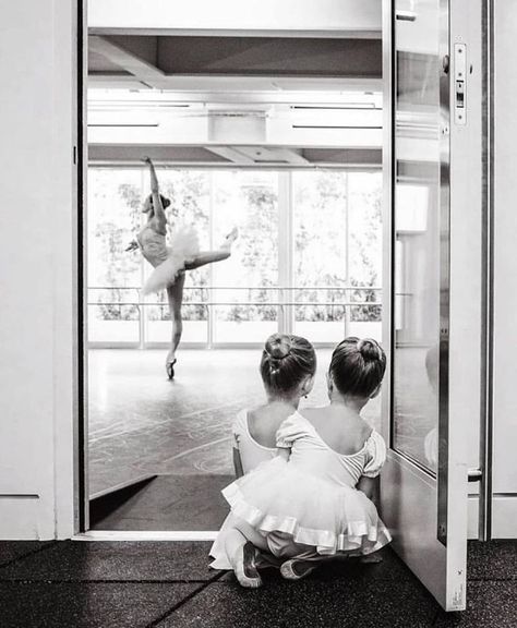 Ballet Pictures, Ballet Beauty, Baby Ballerina, Dance Photography Poses, Dance Dreams, Ballet Inspiration, Ballet Photos, Dancing Aesthetic, Dance Quotes