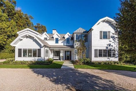 Check Out Chris Martin's New $12.5 Million Malibu Home Modern Cape, Malibu House, Malibu Mansion, Malibu Homes, Outdoor Bbq Area, Malibu Home, Luxury Portfolio, Cape Cod Style, Cape Cod House