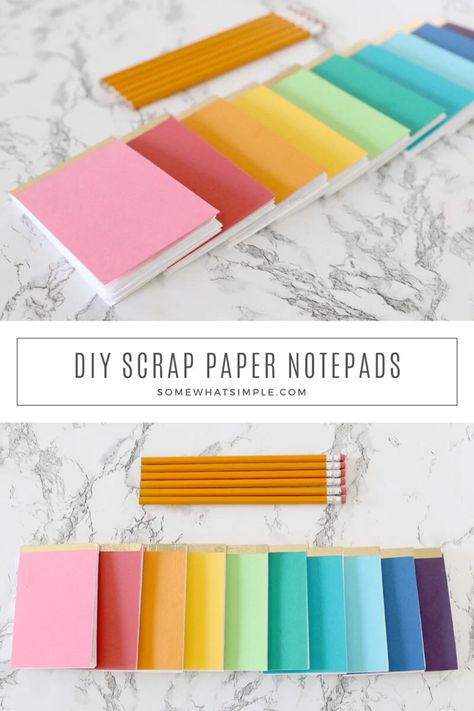 How to Make a Notepad - from Somewhat Simple .com How To Make Notebooks, Diy Note Pad, Homemade Notebook, Notepad Crafts, Notepad Diy, Homemade Journal, Diy Stationary, Simple Notebook, Mini Notepad