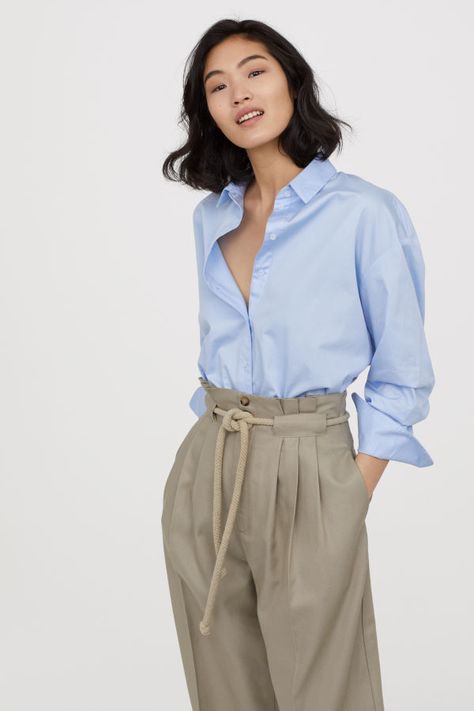 Light Blue Blouse Outfit, Light Blue Shirts Women, 2020 Fashion Trends Street Styles, Blue Blouse Outfit, Chambray Outfit, Blue Shirt Women, Light Blue Blouse, Blue Button Up Shirt, Dressy Casual Outfits