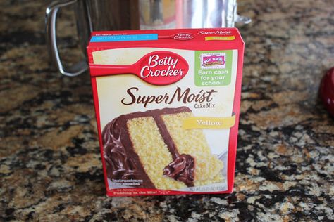 Boston Cream Cupcakes Sock It To Me Cake Recipe, Sock It To Me Cake, Boston Cream Cupcakes, Betty Crocker Cake Mix, Moist Yellow Cakes, Sock It To Me, Creamy Pudding, Cream Cupcakes, Strawberry Season