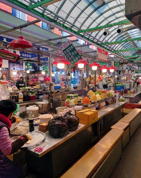 Exploring the bustling charm of Gwangjang Market in Seoul! 🌟 Vibrant stalls beckon with a quaint allure, offering a feast for the senses. Don't miss the must-visit food stalls serving up delectable bindaetteok, bibimbap, and savory gimbap! 🍲🥢 . . . . . #weekendswithmoh #SeoulEats #GwangjangMarket #Myeongdong #myeongdongstreetfood #Seoul #SeoulSouthKorea #SouthKorea #seoul8anniversary #8thYearAnniversary #DesignInspiration #LoveAndDesign #SeoulAdventures Gwangjang Market Seoul, Korean Food Market, Korean Street Food Stall, Seoul Market, Gwangjang Market, Myeongdong Seoul, Korea Street Food, Seoul Night, Korea Photo