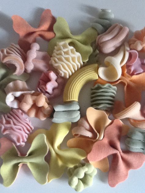 Homemade Pasta Colorful, Pretty Pasta, Pasta Business, Colorful Pasta, Pasta Decorations Ideas, Rainbow Pasta, Colored Pasta, Pasta Art, Homemade Pasta Recipe