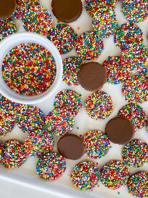 Homemade chocolate speckles/ freckles/ nonpareils | eat. live. travel. write. Nonperils Candy, Non Pareils Recipe, Nonpareils Recipe, 1 Minute Mug Cakes, Chocolate With Sprinkles, Thanksgiving Buffet, Homemade Chocolate Bars, Chocolate Stores, Chocolate Diy