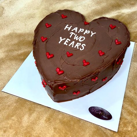 2 Year Anniversary Ideas For Boyfriend, 2 Year Anniversary Cake, Anniversary Cake Chocolate, Chocolate Anniversary Cake, Couple Stills, Boyfriend Proposal, Happy Birthday Captions, Birthday Cake For Boyfriend, Cake For Boyfriend