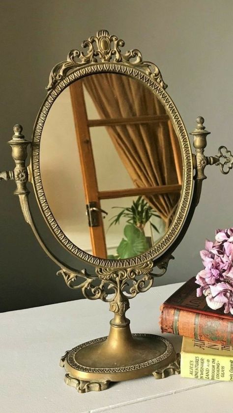 Brass Mirror Bedroom, Mirror On Table, Brass Aesthetic, Spiegel Gold, Brass Vanity, Styl Shabby Chic, French Vintage Decor, Desk Mirror, Mirror Vintage