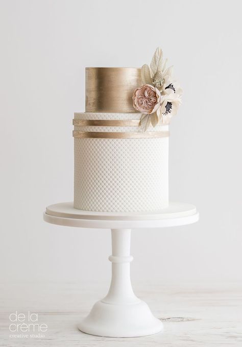 Wedding Cake With Flowers, White And Gold Wedding Cake, Taupe Wedding, Rose Gold Wedding Cakes, White And Gold Wedding, Cake With Flowers, Torte Cupcake, Tiered Cake, Gold Wedding Cake