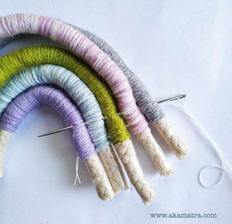 Rope Rainbow Diy, Macrame Rainbow Mobile, Macrame Rainbow Wall Hanging, Rainbow Ornaments, Diy Baby Mobile, Rainbow Diy, Crochet Nursery, Diy Projects Gifts, Fiber Wall Art