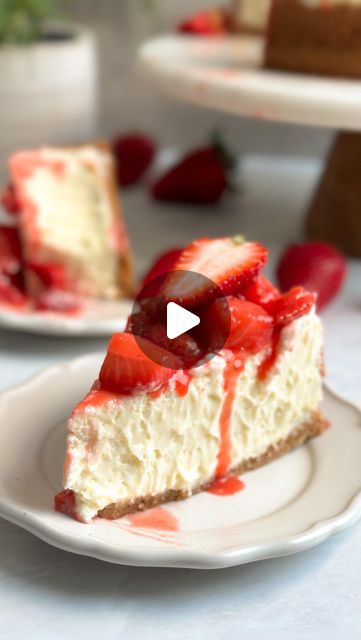 Cheesecake Videos, Strawberry Cheesecake Recipe Easy, Cheese Dips, Dream Bakery, Peach Dessert, Strawberry Cheesecake Recipe, Peach Dessert Recipes, Yummy Deserts, Pretty Cupcakes