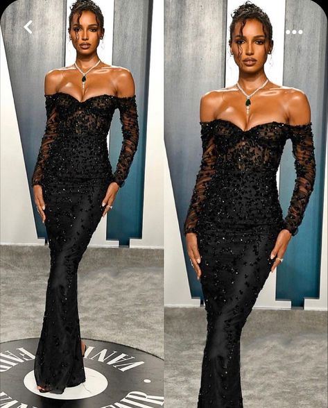 Long Sparkly Dresses Prom, Black Mesh Prom Dress, Black Glam Dress, Gala Dresses Elegant, Premiere Outfits, Black Gala Dress, Black Elegant Dress, Black Color Hairstyles, Black Formal Gown