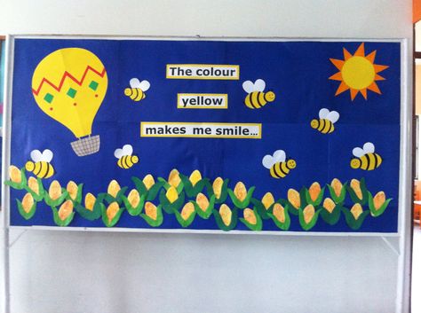 A board for yellow day in preschool.. Yellow Day Board Decoration In Preschool, Yellow Day Decoration In Preschool, Yellow Day Celebration In Preschool, Preschool Attendance Chart, Yellow Day Celebration, Classroom Decoration Charts, Birthday Chart For Preschool, Bulletin Boards School, Birthday Chart Classroom