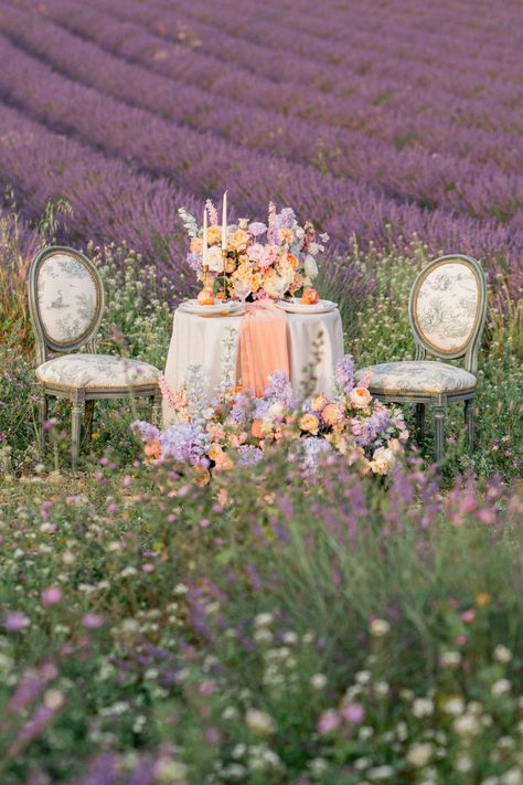 French pastel sweetheart table in Provence lavender field reception #lavenderfieldwedding #ProvenceLavenderFields #pastelreception #FrenchWedding Provence France Wedding, Field Reception, Pastel Reception, Lavender Field Wedding, French Table Setting, French Lavender Fields, Outdoor Editorial, French Pastel, Dreamy Cottagecore