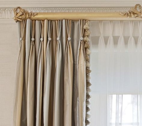 French Style pinch pleat drapery with buttons - 18 Sophisticated Ideas for Pinch Pleated Drapes and Valances French Pleat Drapery, Pinch Pleat Draperies, Pinch Pleat Drape, Drapery Styles, Silk Drapes, Pleated Drapery, Diy Terrarium, Drapes And Blinds, Drapery Designs