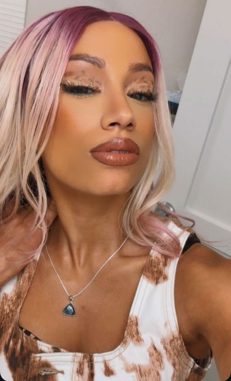 Sasha Banks Selfie, Glossy Lips Makeup, Mercedes Mone, Mercedes Varnado, Eddie Guerrero, Raw Women's Champion, Sasha Banks, Lips Makeup, Sasha Bank