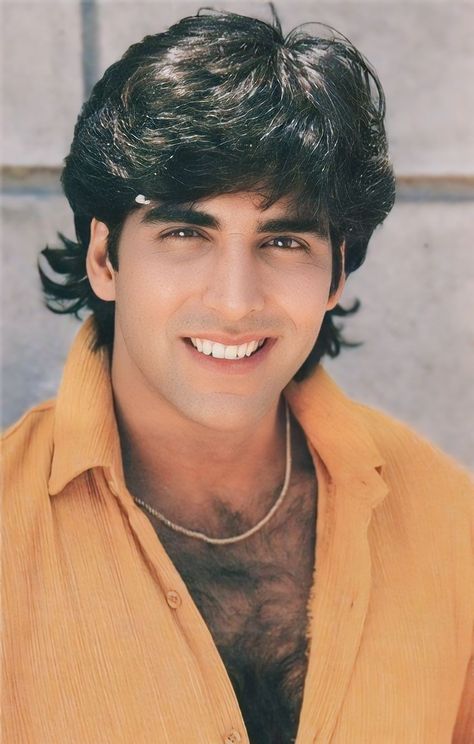 Akshay Kumar #bolywoodactor #handsome #90s #movie Akshay Kumar Old Pics, Akshay Kumar 90s, Akshay Kumar Style, Bollywood Makeup, 1000 Faces, Bollywood Aesthetic, 90s Bollywood Aesthetic, Tobey Maguire, National Film Awards