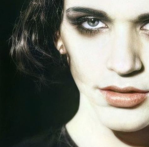 Brian Molko 90s, Placebo Band, Brian Molko, Band Wallpapers, Robert Smith, The New Wave, Fashion Victim, Anton, The Beatles