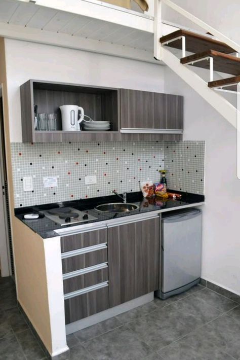 Mini Kitchen Ideas Small Spaces, Tiny House Kitchen Layout, Small Kitchen Units, Backsplash Ideas Kitchen, Desain Pantry Dapur, Small Kitchen Design Apartment, Kitchen Designs Modern, Kitchenette Design, Kitchen Color Trends