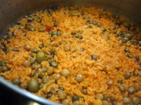 Puerto Rican Rice & Pork Chops Recipe with Great Flavor | Delishably Recetas Puertorriqueñas, Rice And Beans Recipe, Pigeon Peas, Rican Food, Rice And Beans, Pea Recipes, Red Rice, Puerto Rican Recipes, Hispanic Food