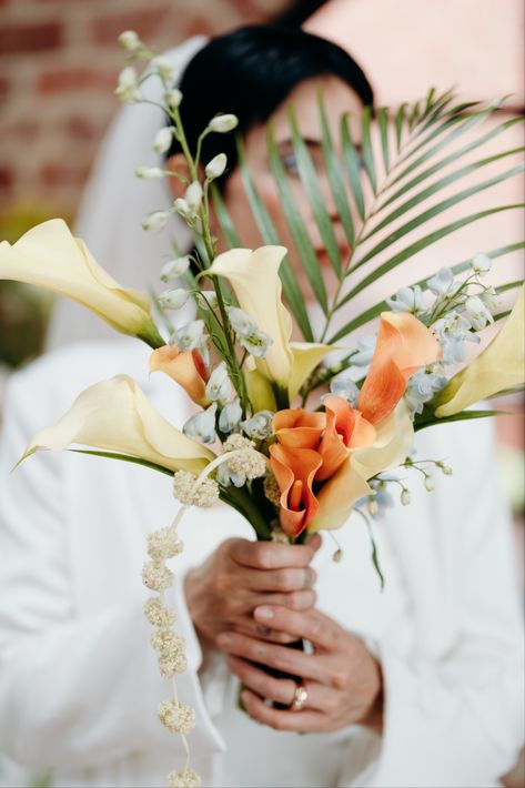 Paliku Gardens, Tropical Bridal Bouquet, Islamorada Wedding, Fruit Wedding, Pastel Wedding Flowers, White Fruit, Ethical Wedding, Tropical Wedding Flowers, Surprise Wedding