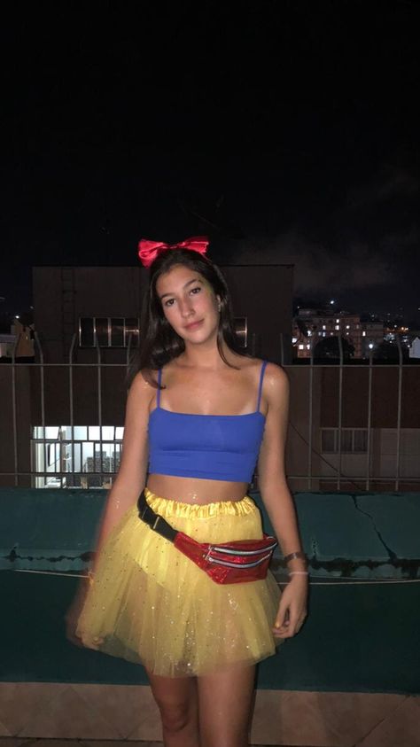 Simple Snow White Costume, Cute Snow White Costume, Diy Snow White Costume For Women, Snow White Costume Women, Disney Halloween Costumes Diy, Diy Snow White Costume, Hot Halloween Costumes Women, Hottest Halloween Costumes, Snow White Halloween