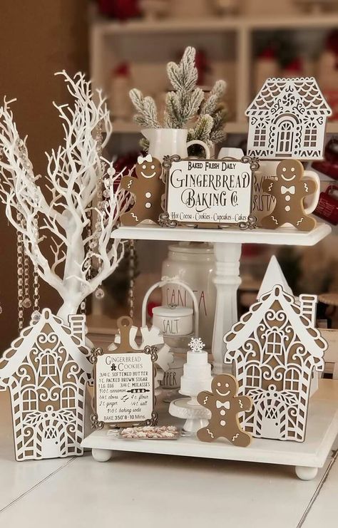 Gingerbread Display, Gingerbread Kitchen, Trendy Christmas Decor, Gingerbread Christmas Tree, Gingerbread Decor, Tray Decor Christmas, Tier Trays, Gingerbread Crafts, Gingerbread Christmas Decor