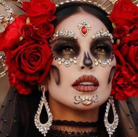 Day Of The Dead Makeup With Jewels, Day Of The Dead Womens Costume, Day Of The Dead Face Makeup, Catrina Costume Make Up, Red Sugar Skull Makeup, Day Of The Dead Couple Costume, Day Of The Dead Makeup Easy, Dia De Los Muertos Makeup For Women, Katrina Makeup