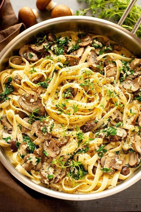 Mushroom Spinach Pasta, Bacon Mushroom Pasta, Spinach Pasta Recipes, Spinach Healthy, Salad Appetizer Cups, Bacon Mushroom, Mushroom Spinach, Butter Pasta, Barefoot Contessa