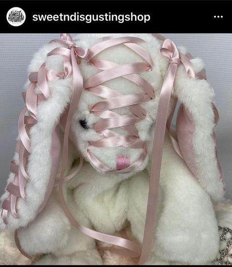 Creepy Stuffed Animals, Creepy Cute Aesthetic, Creepy Toys, Doll Aesthetic, Yami Kawaii, Clay Faces, Cute Stuffed Animals, Cute Toys, Creepy Cute