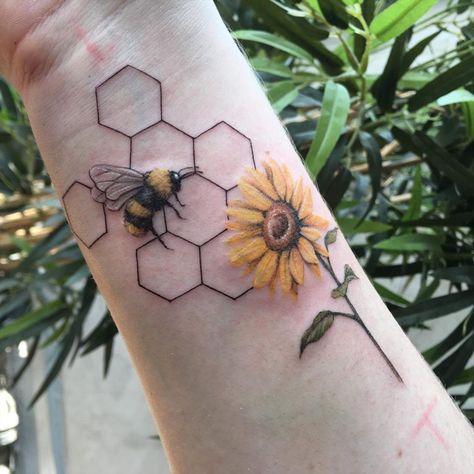 Bee Tattoo Ideas, Queen Bee Tattoo, Honey Bee Tattoo, Honeycomb Tattoo, Bumble Bee Tattoo, Sunflower Tattoos, Bee Tattoo, Sunflower Tattoo Design, Up Tattoos