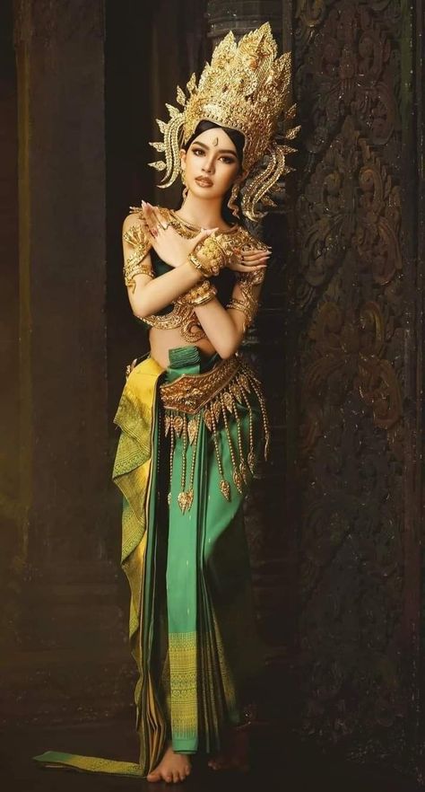 Cambodia Traditional Clothing, Cambodia Clothing, Apsara Khmer, Khmer Angkor, Cambodian Culture, Cambodian Clothes, Cambodia Culture, Travel Cambodia, Thai Dance