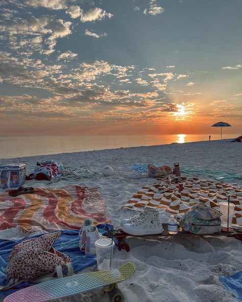 Worship On The Beach, Beach Activities For Adults, Beach Worship, Beach Week, Sky Pics, Beach Birthday, Activities For Adults, Beach Activities, Summer Ideas