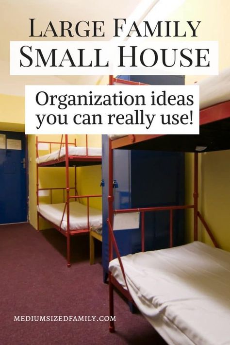 Large family, small house. You can solve this problem using these organization ideas for your living spaces! Homeschool Large Family, Large Family Bedroom Ideas, Large Family Storage Ideas, Large Family Kitchen Ideas, Large Family In Small House, Big Family Small House Organization, Big Family Organization Ideas, Small House Large Family, Large Family Organization Ideas