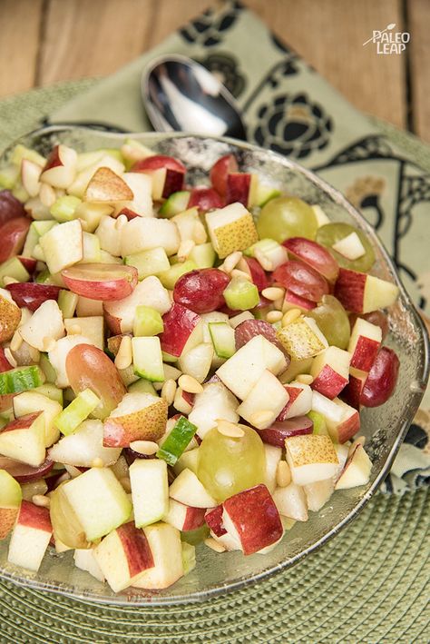 Apple Grape Salad Recipe, Apple Grape Salad, Grape Chicken, Breakfast Salads, Breakfast Fruit Salad, Apples And Grapes, Paleo Fruit, Grape Salad Recipe, Fruits Salad