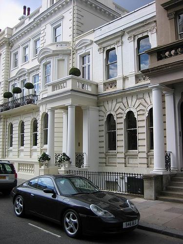 Notting Hill - Victorian houses and German sportscars London Dreams, London Townhouse, London Baby, London Aesthetic, London House, Victorian Architecture, Victorian Houses, House Architecture, London Town