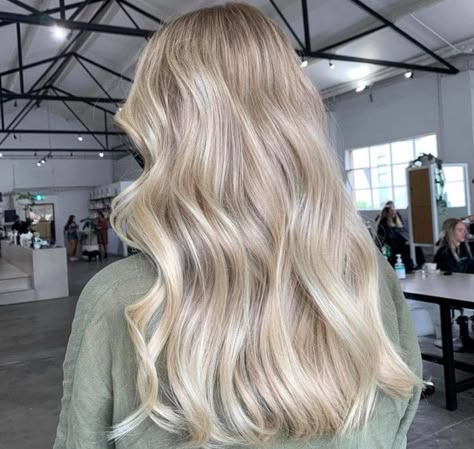 Clear Winter Blonde Hair, I’ve Blonde Hair, Cold Toned Blonde Hair, Creamy Vanilla Blonde Hair Balayage, Neutral Tone Blonde Hair, Butter Cream Blonde Hair, Cream Blonde Highlights, Cool Blonde Hair Color Balayage, Milk Blonde Hair