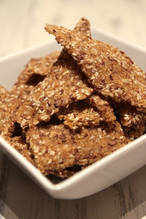 These easy to make Quinoa Brown Rice Sesame Crackers are packed with nutrients - brown rice, quinoa, sesame seeds and flax!  A great way to save money while sticking to your healthy eating plans. Sesame Crackers, Flexitarian Diet, Rice Crackers, Dehydrated Food, Dehydrator Recipes, Knee Injury, Quinoa Recipes, How To Cook Quinoa, Granola Bars