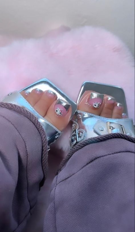 Silver Chrome Tips, Silver Toes, Black Pedicure, Hello Kitty Charms, Glitter Toe Nails, Chrome Tips, Pink Pedicure, Feet Nail Design, Foot Pedicure