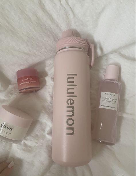 Lululemon Aesthetic, Pink Water Bottle, Pink Lifestyle, Pink Aura, Pretty Skin Care, Pretty Skin, Pink Girly Things, Sport Bottle, Birthday Wishlist