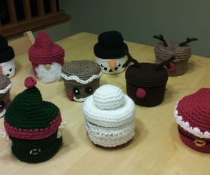 Crocheted Candy Jar Covers (Christmas Themed) Jar Lid Cover, Easy Gifts To Make, Crochet Jar Covers, Christmas Candy Jars, Jar Covers, Christmas Apps, Gifts To Make, String Crafts, Christmas Themes Decorations