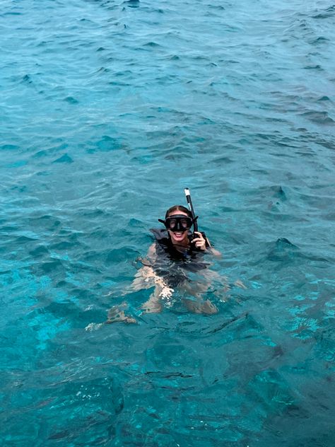 Snorkeling Ocean Girl, Sports Aesthetic, Ocean Vibes, Marine Biology, Majorca, Cozumel, Scuba Diving, Snorkeling, America Travel