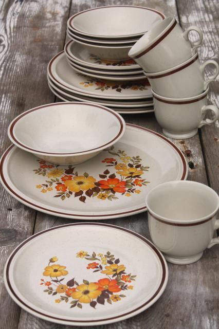 fall flowers vintage dinnerware set, Hearthside stoneware Chablis pattern, 70s 80s retro 70s Kitchenware, 70s Dinnerware, Dishes Sets, Trailer House, Vintage Dinnerware Set, Retro Dishes, Retro Kitchenware, Cottage Core Decor, Vintage Dishware