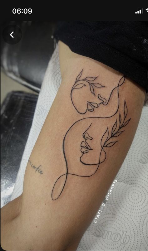 Simple Unique Tattoos, Simple Tattoos For Women, The Best Tattoos, Petit Tattoo, Self Love Tattoo, Silhouette Tattoos, Pretty Tattoos For Women, Geniale Tattoos, Tattoos For Black Skin